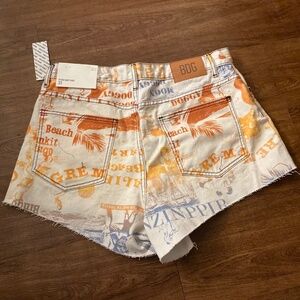 Urban Outfitters Pitched Waist Shorts 33
